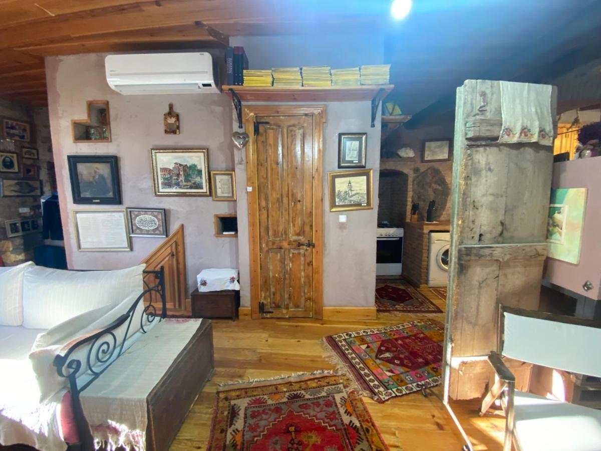Stone House With Garden In Cunda/ayvalik Case de vacanță *